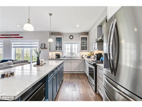 104 Red Pine Street, The Blue Mountains, ON - Indoor Photo Showing Kitchen With Double Sink With Upgraded Kitchen