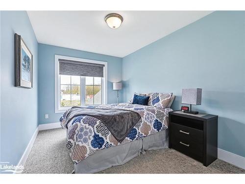 104 Red Pine Street, The Blue Mountains, ON - Indoor Photo Showing Bedroom