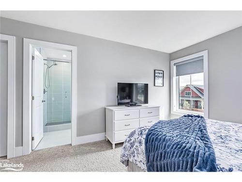 104 Red Pine Street, The Blue Mountains, ON - Indoor Photo Showing Bedroom