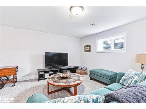 104 Red Pine Street, The Blue Mountains, ON - Indoor Photo Showing Living Room