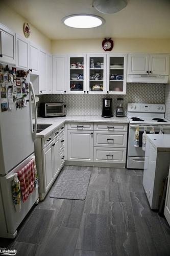 102-696 King Street, Midland, ON - Indoor Photo Showing Kitchen