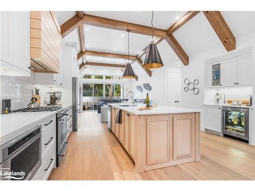 53 Niagara Street, Collingwood, ON - Indoor Photo Showing Kitchen With Upgraded Kitchen