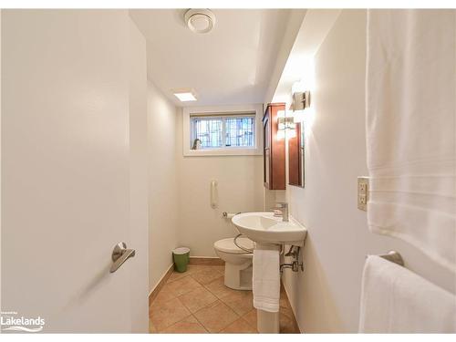 365 Macisaac Drive, Orillia, ON - Indoor Photo Showing Bathroom