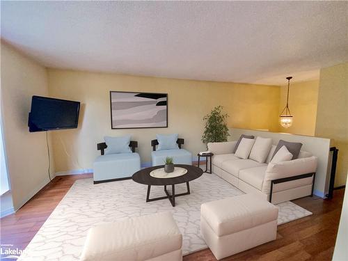 49 Pinecone Drive, Bracebridge, ON - Indoor Photo Showing Living Room