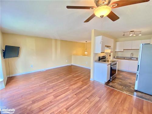 49 Pinecone Drive, Bracebridge, ON - Indoor Photo Showing Kitchen