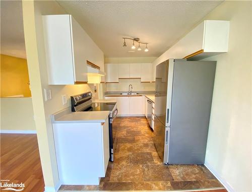 49 Pinecone Drive, Bracebridge, ON - Indoor Photo Showing Kitchen