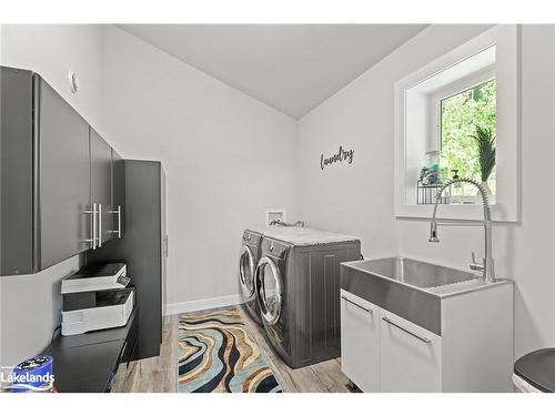 140 Vernon Shores Avenue, Huntsville, ON - Indoor Photo Showing Laundry Room