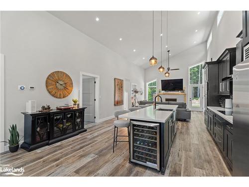 140 Vernon Shores Avenue, Huntsville, ON - Indoor Photo Showing Kitchen With Upgraded Kitchen