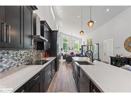 140 Vernon Shores Avenue, Huntsville, ON - Indoor Photo Showing Kitchen With Upgraded Kitchen