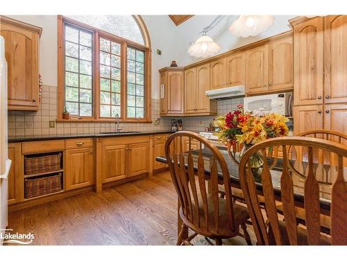 1143 Leonard Lake Rd 1, Muskoka Lakes, ON - Indoor Photo Showing Dining Room