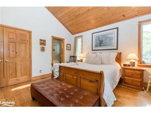 1143 Leonard Lake Rd 1, Muskoka Lakes, ON - Indoor Photo Showing Bedroom