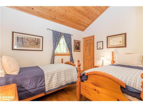 1143 Leonard Lake Rd 1, Muskoka Lakes, ON - Indoor Photo Showing Bedroom