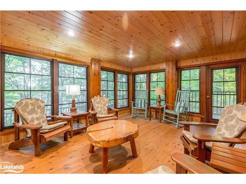 1143 Leonard Lake Rd 1, Muskoka Lakes, ON - Indoor Photo Showing Living Room