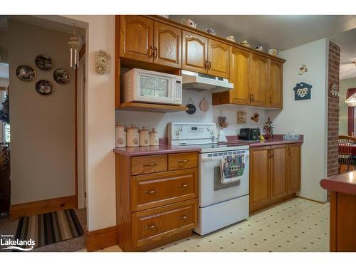 113 Hammel Ave Avenue, Nobel, ON - Indoor Photo Showing Kitchen