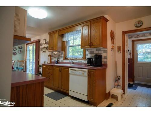 113 Hammel Ave Avenue, Nobel, ON - Indoor Photo Showing Kitchen