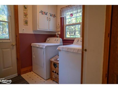 113 Hammel Ave Avenue, Nobel, ON - Indoor Photo Showing Laundry Room