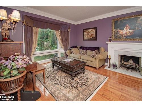 14 Marsh Harbour, Aurora, ON - Indoor Photo Showing Living Room With Fireplace