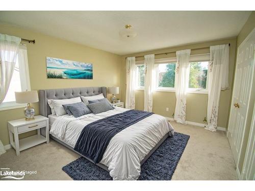 14 Marsh Harbour, Aurora, ON - Indoor Photo Showing Bedroom