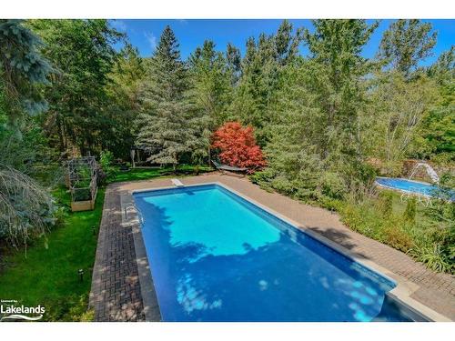 14 Marsh Harbour, Aurora, ON - Outdoor With In Ground Pool With Backyard