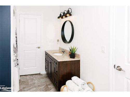 13-68 Webb Circle, Haliburton, ON - Indoor Photo Showing Bathroom