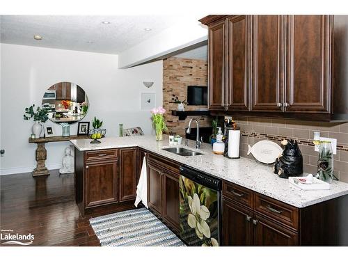 13-68 Webb Circle, Haliburton, ON - Indoor Photo Showing Kitchen With Double Sink