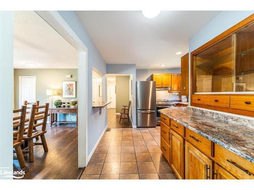 221 Dill Street, Bracebridge, ON - Indoor Photo Showing Kitchen