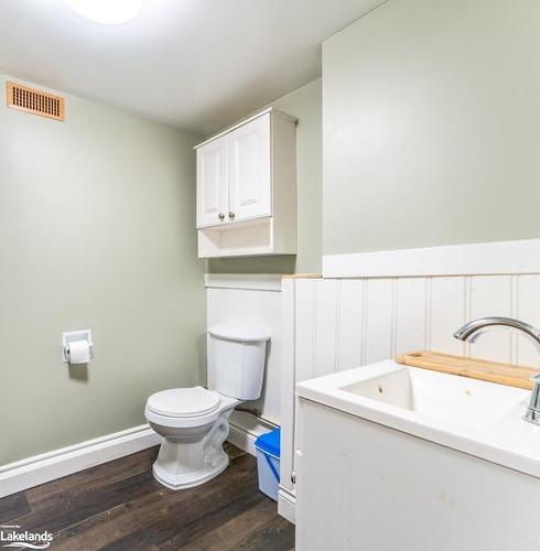 221 Dill Street, Bracebridge, ON - Indoor Photo Showing Bathroom