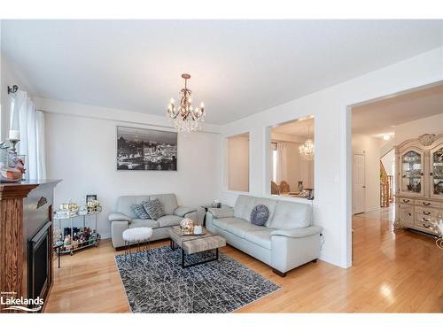 26 Homerton Avenue, Richmond Hill, ON - Indoor Photo Showing Living Room With Fireplace