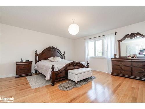 26 Homerton Avenue, Richmond Hill, ON - Indoor Photo Showing Bedroom