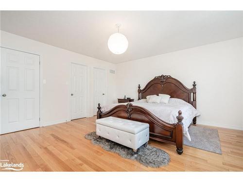 26 Homerton Avenue, Richmond Hill, ON - Indoor Photo Showing Bedroom