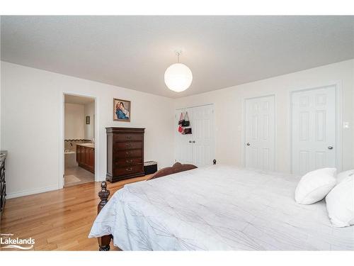 26 Homerton Avenue, Richmond Hill, ON - Indoor Photo Showing Bedroom