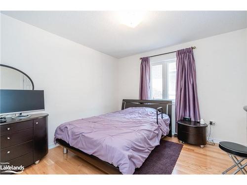 26 Homerton Avenue, Richmond Hill, ON - Indoor Photo Showing Bedroom