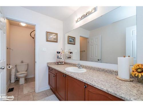 26 Homerton Avenue, Richmond Hill, ON - Indoor Photo Showing Bathroom