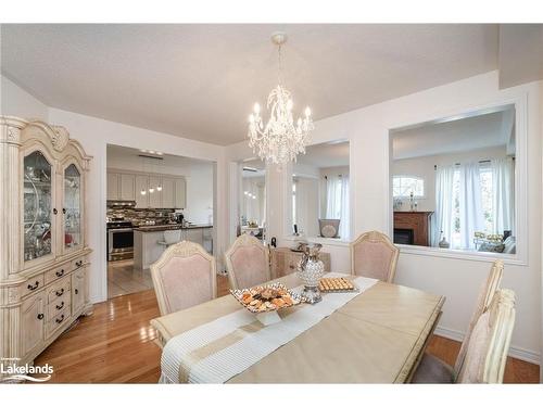 26 Homerton Avenue, Richmond Hill, ON - Indoor Photo Showing Dining Room