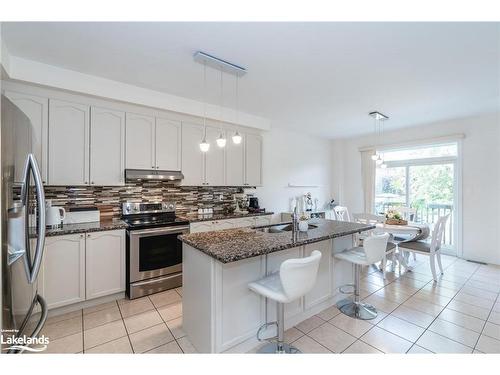 26 Homerton Avenue, Richmond Hill, ON - Indoor Photo Showing Kitchen With Upgraded Kitchen