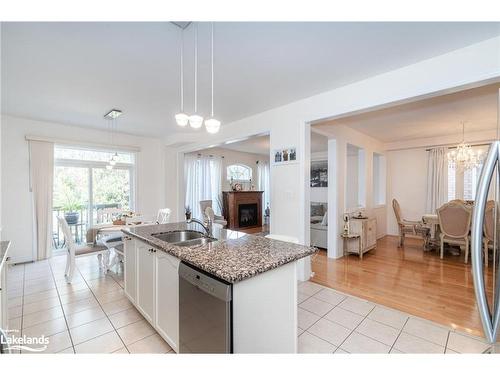 26 Homerton Avenue, Richmond Hill, ON - Indoor Photo Showing Kitchen With Double Sink