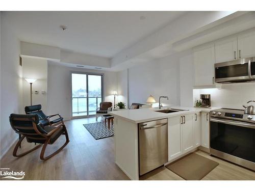 223-1 Hume Street, Collingwood, ON - Indoor Photo Showing Kitchen