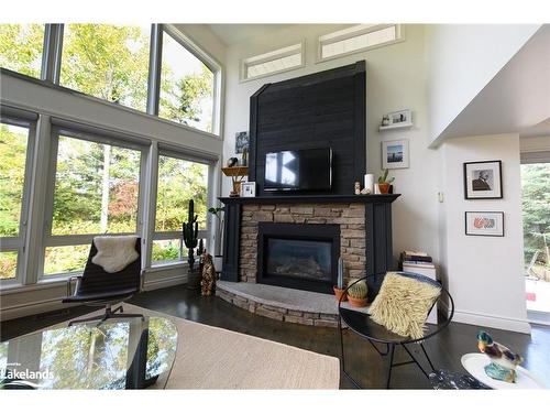 3 Simcoe Street, Wasaga Beach, ON - Indoor Photo Showing Bedroom