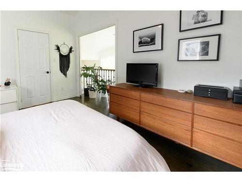 3 Simcoe Street, Wasaga Beach, ON - Indoor Photo Showing Other Room