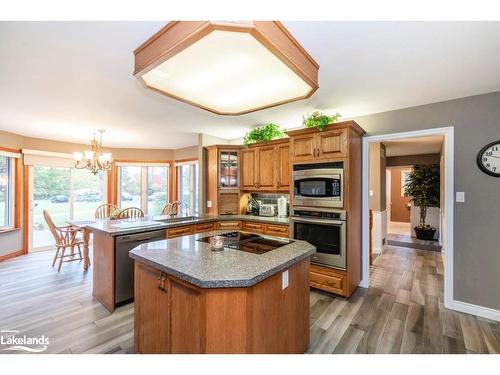 4060 10Th Side Road, Bradford, ON - Indoor Photo Showing Kitchen