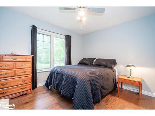 4060 10Th Side Road, Bradford, ON - Indoor Photo Showing Bedroom