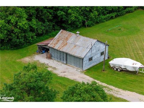 4060 10Th Side Road, Bradford, ON - Outdoor With Backyard