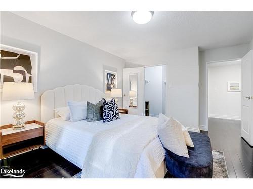 106-80 Quebec Avenue, Toronto, ON - Indoor Photo Showing Bedroom