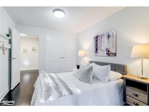 106-80 Quebec Avenue, Toronto, ON - Indoor Photo Showing Bedroom