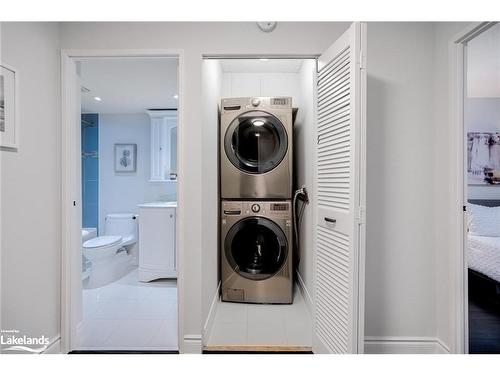 106-80 Quebec Avenue, Toronto, ON - Indoor Photo Showing Laundry Room