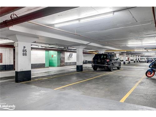 106-80 Quebec Avenue, Toronto, ON - Indoor Photo Showing Garage