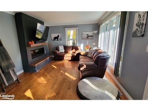 96 West Browns Road, Huntsville, ON - Indoor Photo Showing Living Room With Fireplace