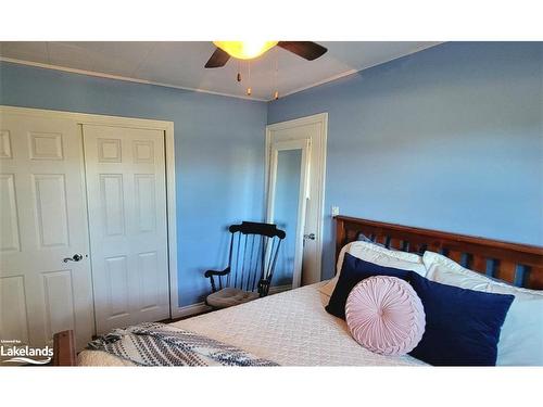 96 West Browns Road, Huntsville, ON - Indoor Photo Showing Bedroom