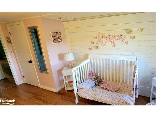 96 West Browns Road, Huntsville, ON - Indoor Photo Showing Bedroom