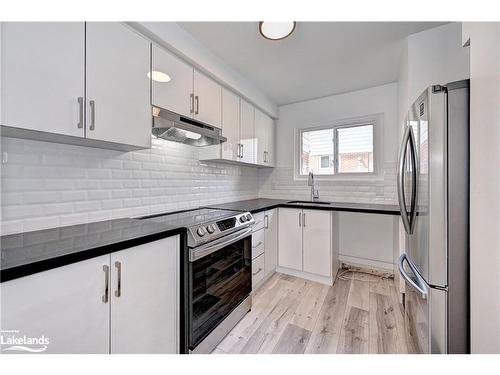 E-524 Sunnydale Place, Waterloo, ON - Indoor Photo Showing Kitchen With Stainless Steel Kitchen With Upgraded Kitchen